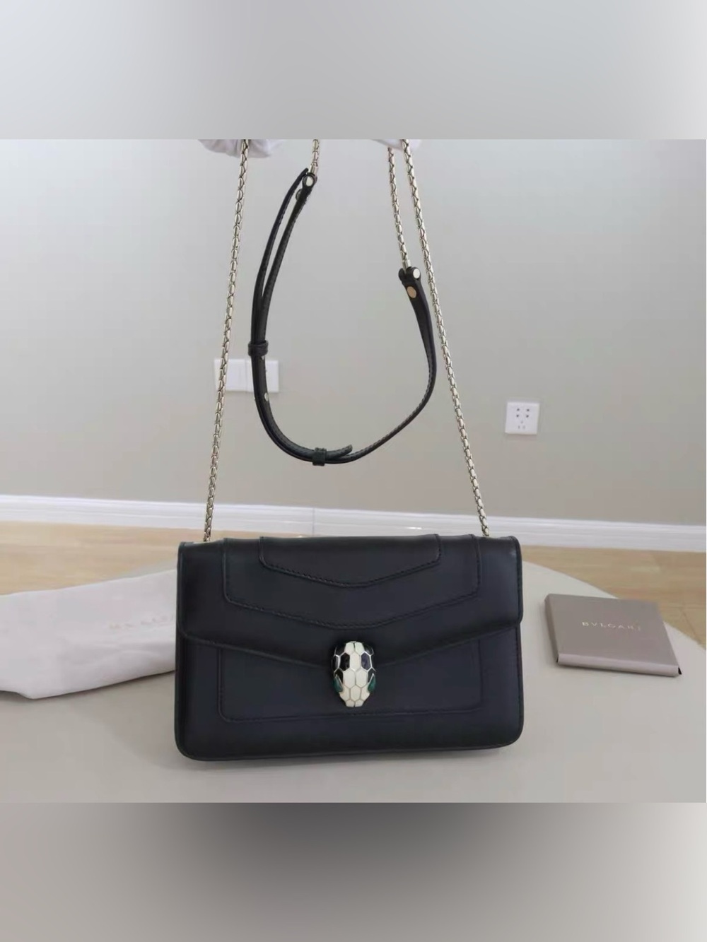 🚩steal Bulgari Black Leather Serpenti Crossbody Bag with Gold Chain